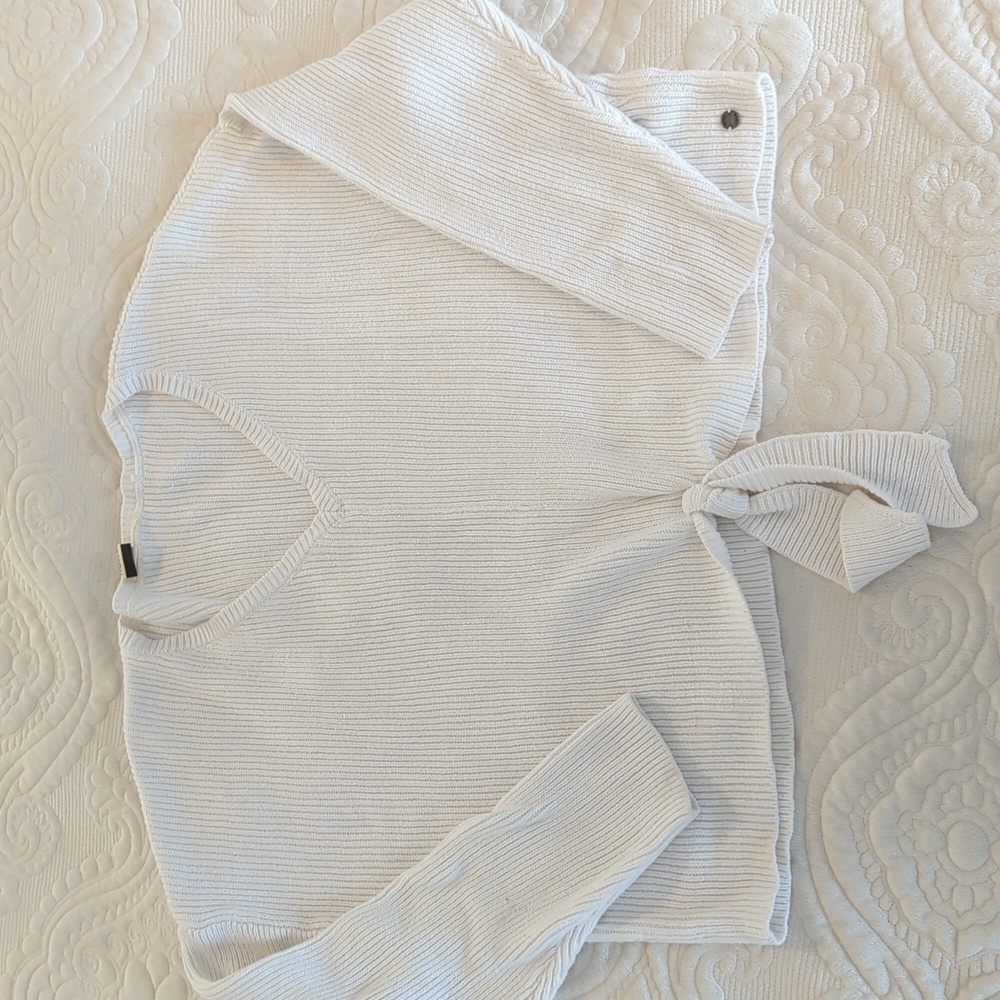 Oversized cream crop sweater